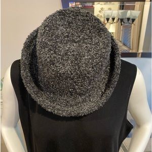 Villager Soft and Cozy Black/Grey Combo Hat